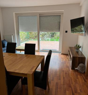 Werne Apartment | Cozy Apartment with Free WiFi, Kitchen & Pet-Friendly