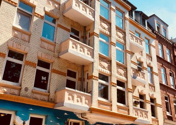 Mitte Apartment | City Center Retreat: Family-Friendly Königswohnung Jun