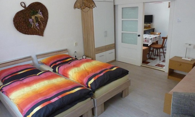 Katzhutte Apartment | Cozy Apartment with Child-Friendly Amenities and Great Reviews