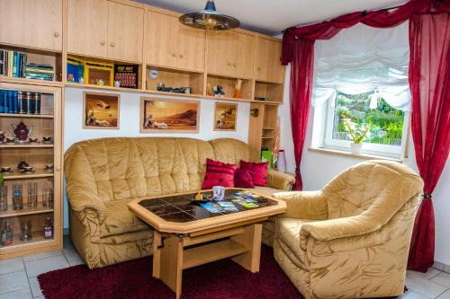 Suedwest Apartment | Cozy Oceanfront Retreat with Family-Friendly Amenities