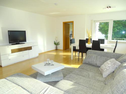 Rudersberg Apartment | Ideal Central Apartment for 6 with Free Wi-Fi & Kitchen