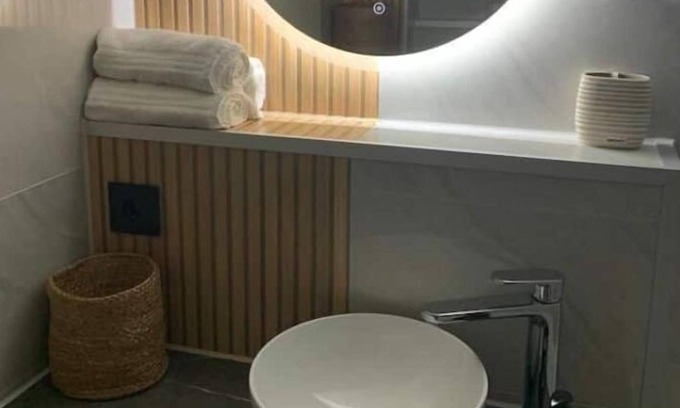 Gemarkung Scholler Apartment | Peaceful Apartment with Spa and Hot Tub Amenities