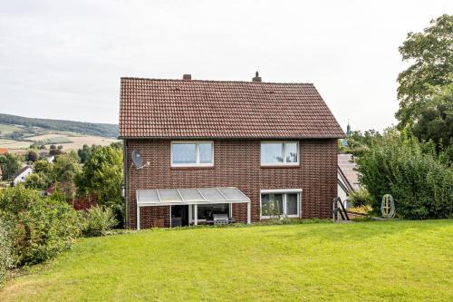 Salzhemmendorf Apartment | Stunning Views at Schöner Iht Blick: Family-Friendly Escape