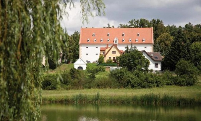 Geras Hotel | Cozy Schüttkasten Geras: Guest Rated 9/10 with Hot Tub