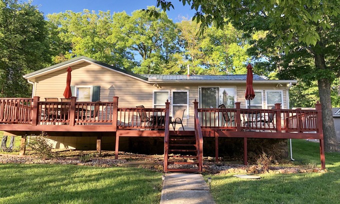 Sunrise Beach House | Pet Friendly Getaway at Schaefer Adventures with Dock