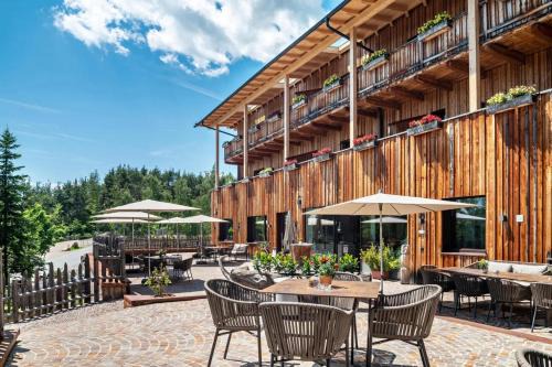 Collalbo Apartment | Pet-Friendly Schartneralm Apt Birke with Pool & Accessibility