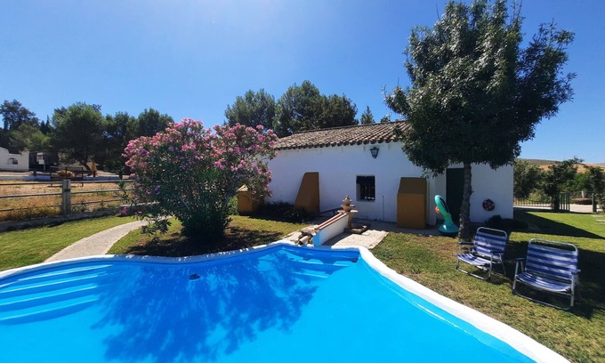 Puerto Serrano House | Charming 1892 Herdershuisje with Pool & Lake Views