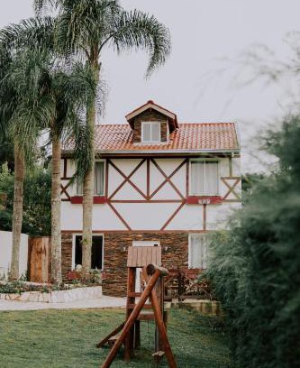 Palmeira Villa | Inviting Schatz Chalé Witmarsum: Family & Pet-Friendly Getaway