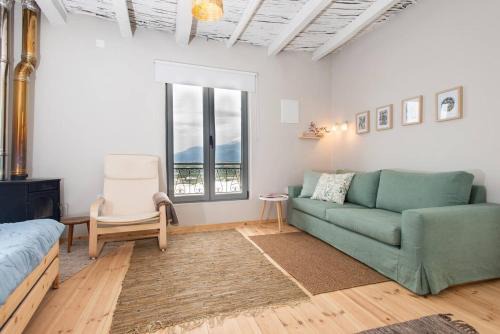 Kouses House | Experience Comfort at Schefflera Apt 2 - Rated 8.7/10!