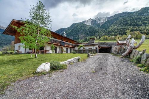 San Leonardo in Passiria Apartment | Outstanding Scheiberhof: Top-Rated with Family-Friendly Amenities