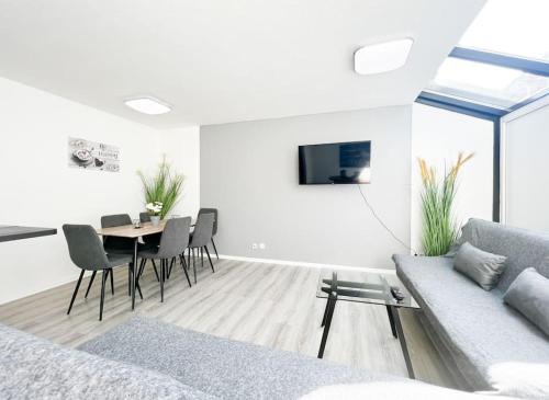 Karlsruhe City Centre Apartment | Modern Apartment in City Center with Family-Friendly Amenities