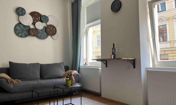 Ottakring Apartment | Stylish & Cozy Studio - Family Friendly with Top Reviews