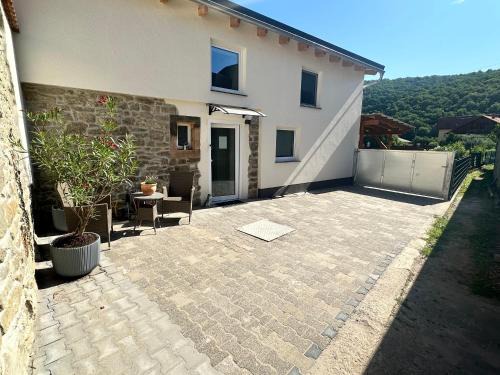 Niederhausen Apartment | Schickes neues Ferienhaus im schönen Nahetal ideal für 2 Personen