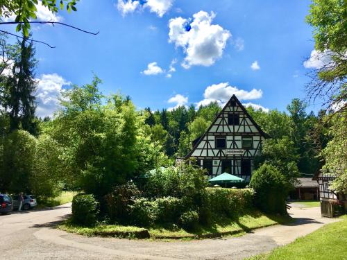 Leinfelden-Echterdingen Hotel | Discover Schlößlesmühle: Family-Friendly Retreat Awaits
