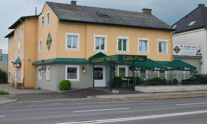 Teufelhof Hotel | Pet-Friendly Comfort at Schlafgut - Rated 8/10 by Guests