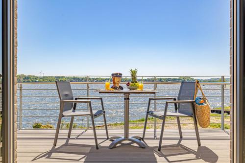 Schleswig Apartment | Oceanfront Retreat at Schlei-Koje 7 - Rated 8.4/10!