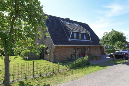 Nieblum Apartment | Oceanfront Schleswig-Holstein Retreat - Rated 8.3/10