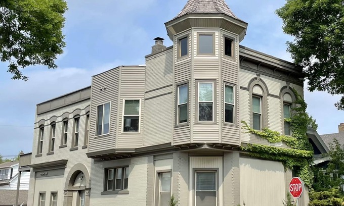 Bay View House | Experience Schlitz Castle: 5BR Retreat with Double Kitchens