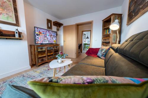 Zentrum Apartment | Scenic Schloßberg-Domizil: High Rating & Unique Amenities