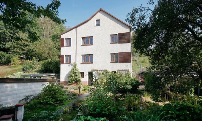 Daube Apartment | Relax at Schloßblick: Cozy Fireplace & Inviting Hot Tub