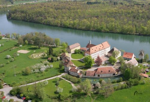 Rheinfelden House | Discover Schloss Beuggen: Family-Friendly with Dining Options