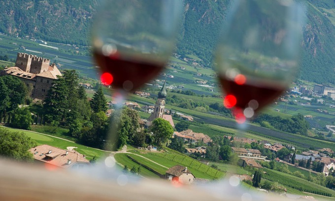 Berg/Monte Apartment | Discover Schloss Hocheppan: Spa Retreat with Top Ratings