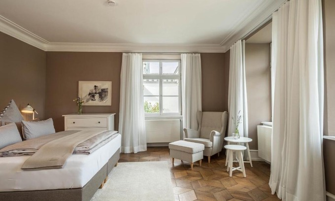 Immenstaad am Bodensee Apartment | Discover Schloss Kirchberg - Rosé: 4-Star Guest Favorite