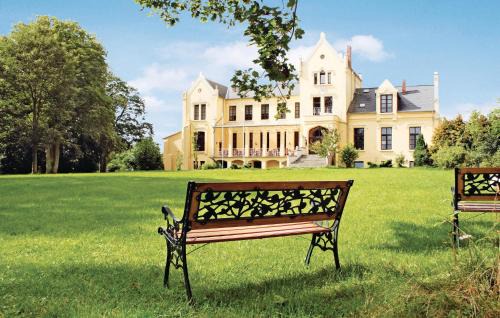 Schwasdorf House | Experience Unmatched Comfort at Schloss Poggelow