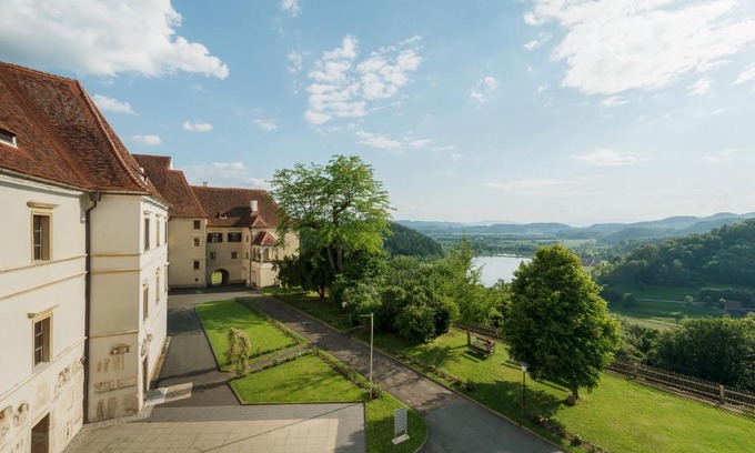 Leibnitz Hotel | Discover Schloss Seggau: Pet-Friendly with Ocean Views