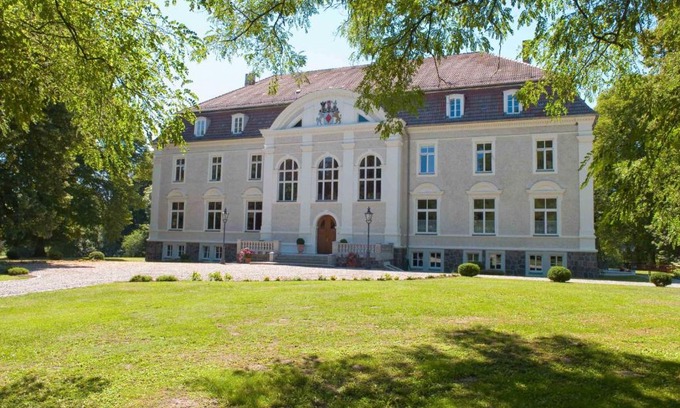 Boldekow House | Discover Family-Friendly Comfort at Schloss Zinzow
