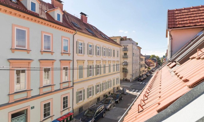 Geidorf Apartment | Schlossberg Suite: Family-Friendly with Cozy Kitchen & Breakfast