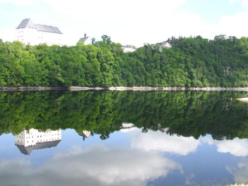 Burgk Apartment | Discover Schlossblick: Child-Friendly Getaway Awaits