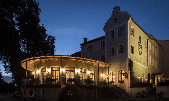 Dachau District Hotel | Discover Schlossgut Odelzhausen: Top-Rated Family-Friendly Stay
