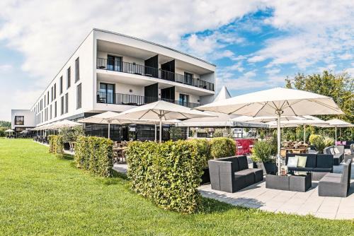 Heidenheim an der Brenz Hotel | Discover Schlosshotel Hellenstein: A 4-Star Haven