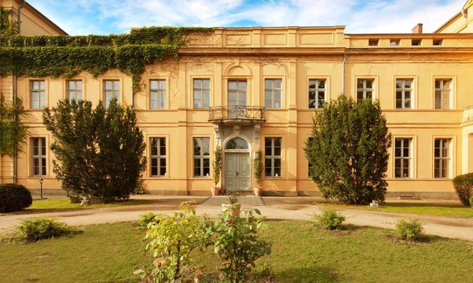Oberhavel Hotel | Discover Schlosshotel Ziethen: Oceanfront Retreat Awaits