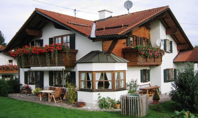 Rieden am Forggensee Apartment | Quality Stay at Schmölz Robert - Child Friendly & Top Rated