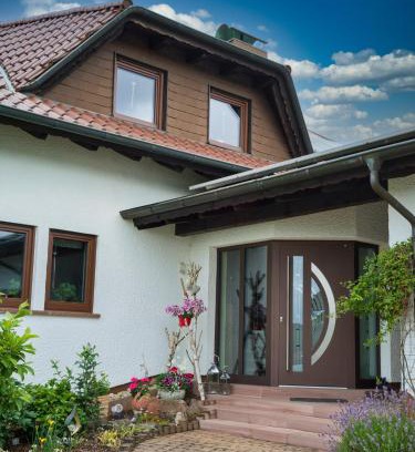 Eppelborn Apartment | Guest Rated: 9.5 at Schmidt's Eppelborner Ferienwohnung
