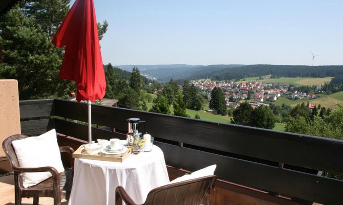 Schonach im Schwarzwald Apartment | Family-Friendly Schonachblick with Kitchen & 9/10 Ratings