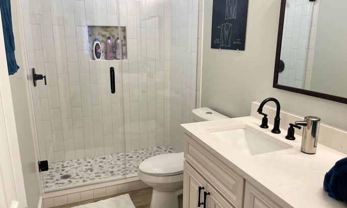 Pflugerville House | Experience Tranquil Serenity at Schrödinger's Paradox Hotel