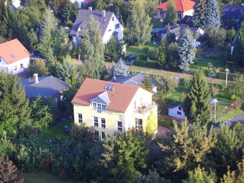 Marzahn Apartment | Discover Schwalbenflug 1 Berlin: Family-Friendly Retreat