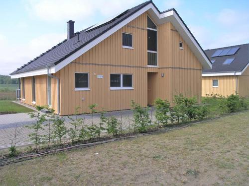 Mirow House | Family-Friendly Schwan 312: Pet-Welcoming 4-Star Escape