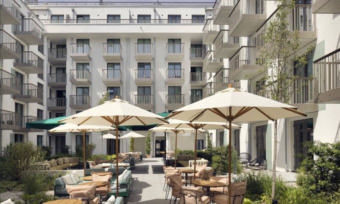 Ludwigsvorstadt Apartment | Explore Schwan Locke: Pet-Friendly Retreat with Breakfast