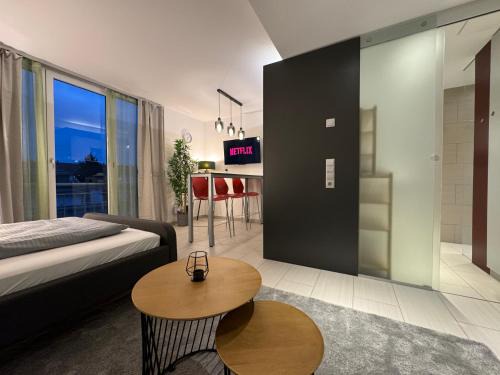 Oststadt Apartment | Discover Schwarzwaldblick by Rabe: Pool & Breakfast Included
