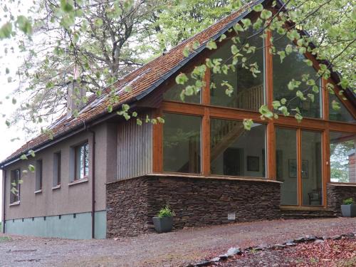 Turriff House | Scobach Lodge: Pet-Friendly Retreat with 9/10 Guest Rating