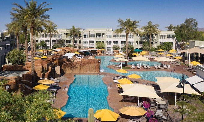 Desert Ridge Resort | Experience Spring Training Excitement at Marriott Canyon Villas