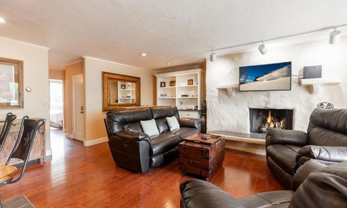 Vail Apartment | Scorpio Condo: Breathtaking Views of Vail Mountain