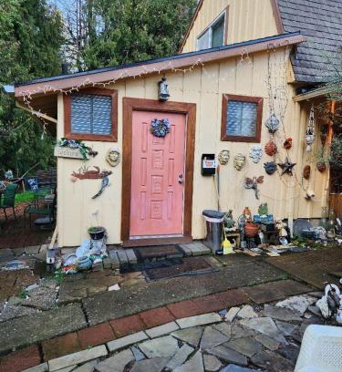 Happy Valley Bed & Breakfast | Discover Scott Creek Farm: Pet Friendly & Family Welcome