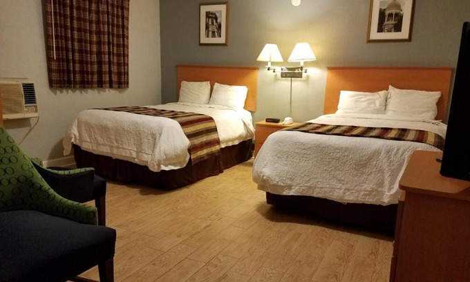 Okeechobee Hotel | Budget-Friendly Scottish Inn in Okeechobee - Family Welcoming