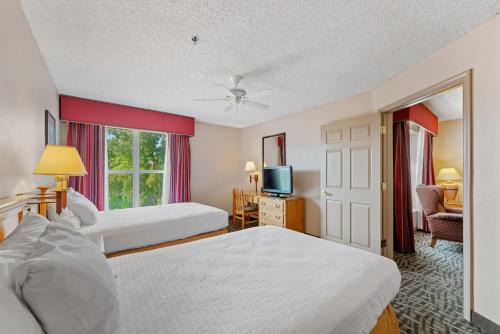 Central Scottsdale Apartment | Pet-Friendly Scottsdale Apartment with Pool & Hot Tub