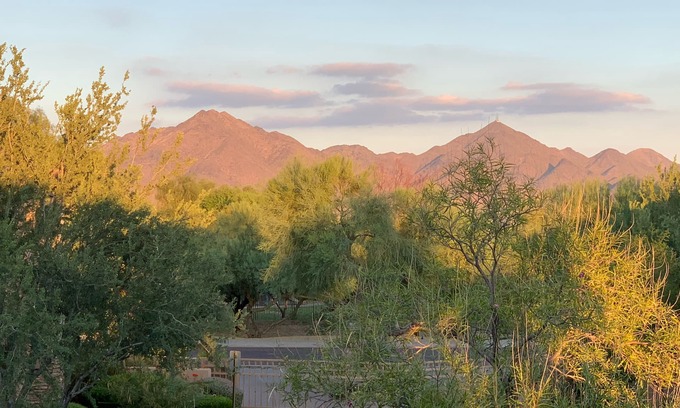 North Scottsdale Condo | Scottsdale Desert Getaway: Pool, Spa & Perfect Location!